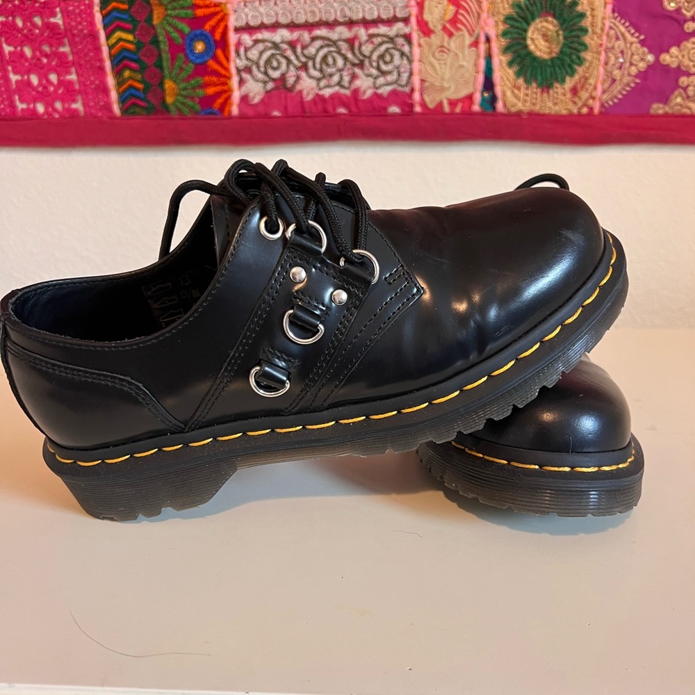 Dr. Marten lace up Oxford shoe